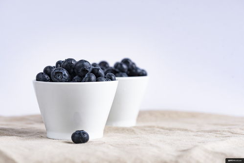 蓝莓入画 从健康果碗到麦秸艺术